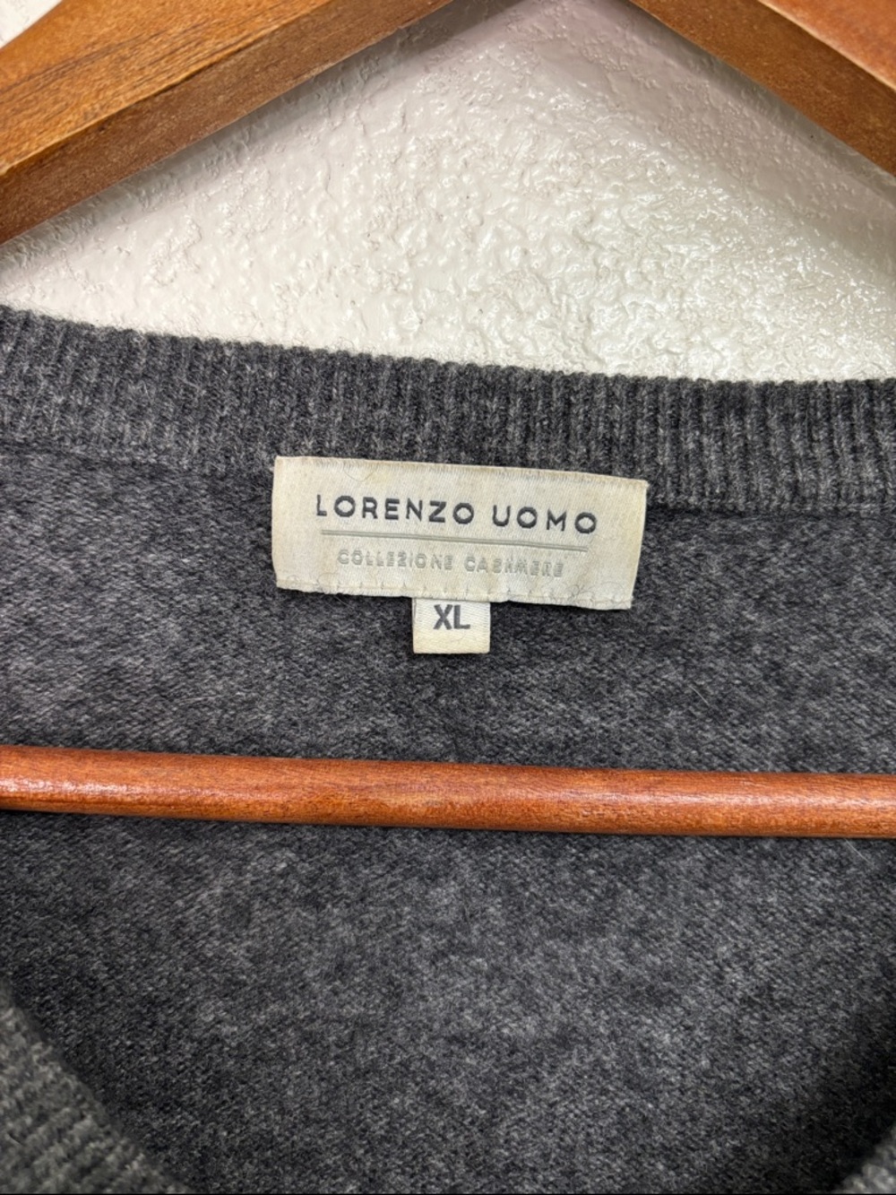 Lorenzo Uomo Charcoal Grey 100% Cashmere V-Neck Sweater Size L Quiet Luxury - Picture 2 of 9